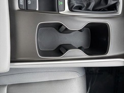 Used 2018 Honda Accord EX image 48