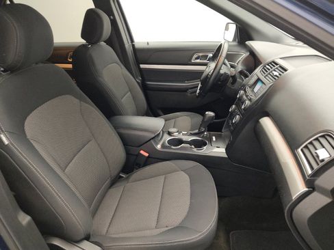 Used 2017 Ford Explorer XLT AWD/4WD image 21