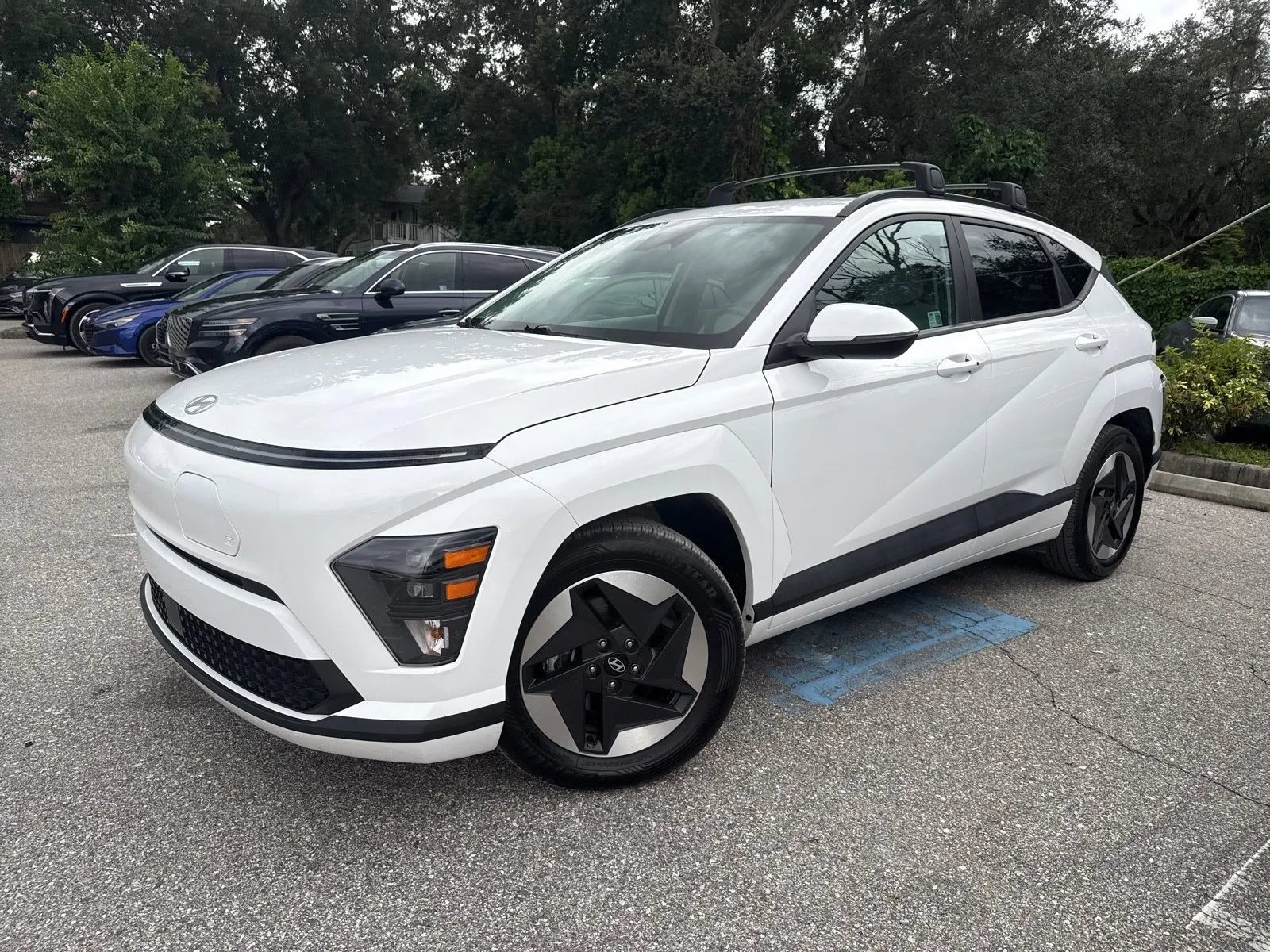 Used 2024 Hyundai Kona SEL FWD image 3