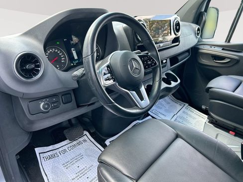 Used 2024 Mercedes-Benz Sprinter 2500 image 13