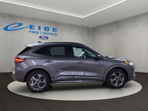 Used 2023 Ford Explorer Limited w/ Equipment Group 301A image 6