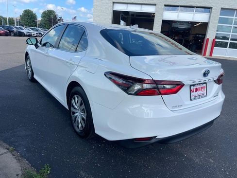 Used 2022 Toyota Camry LE FWD image 5