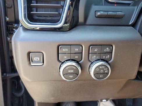 New 2026 GMC Sierra 1500 Denali w/ Denali Reserve Package AWD/4WD image 31