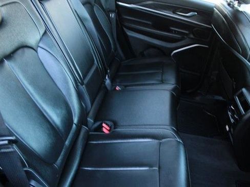 Used 2022 Jeep Grand Cherokee Limited 4xe image 8