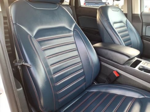 Used 2024 Ford Edge SEL w/ Sport Appearance Package image 12