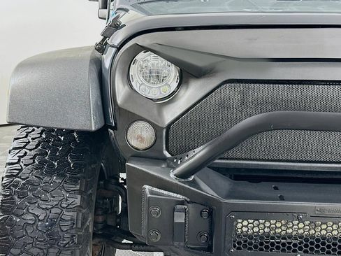 Used 2018 Jeep Wrangler Unlimited Sport w/ Quick Order Package 24W image 3