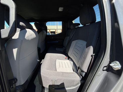 Used 2025 Toyota Tacoma TRD Off-Road image 31