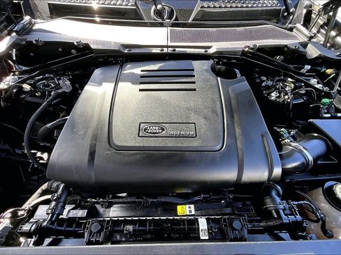 Used 2025 Land Rover Defender 110 S image 10