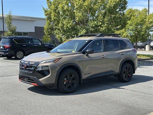 Certified 2025 Nissan Rogue SV image 3