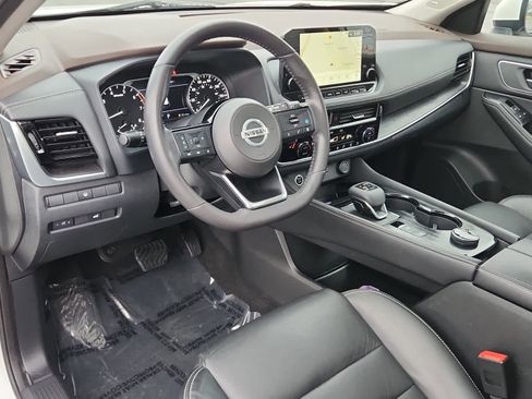 Used 2021 Nissan Rogue SL w/ Premium Package image 11