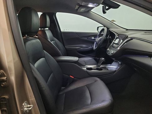 Used 2018 Chevrolet Malibu LT w/ Leather Package FWD image 21
