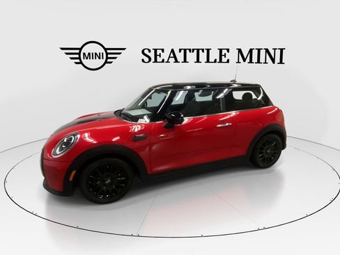 Used 2023 MINI Cooper 2-Door Hardtop FWD image 6