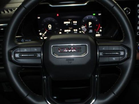 Used 2025 GMC Canyon AT4 image 17