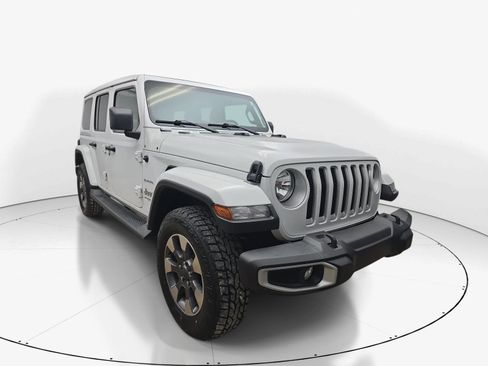 Used 2022 Jeep Wrangler Unlimited Sahara w/ Cold Weather Group AWD/4WD image 2