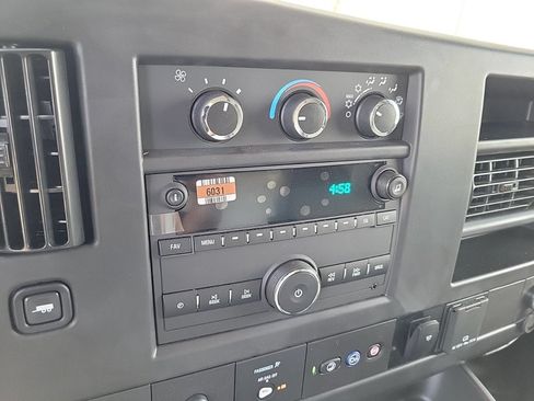 New 2025 GMC Savana 3500 Extended w/ Power Convenience Package RWD image 18