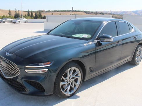 Used 2022 Genesis G70 2.0T RWD image 6
