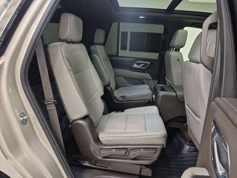 Used 2021 GMC Yukon SLT w/ SLT Premium Package image 28