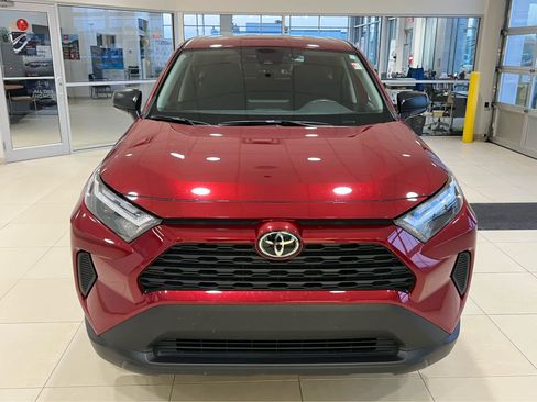 Used 2024 Toyota RAV4 LE AWD/4WD image 2