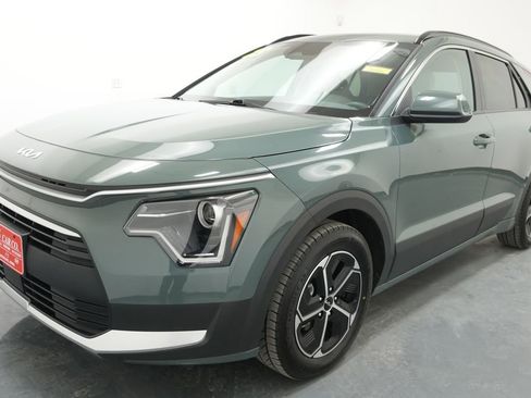 Used 2023 Kia Niro EX FWD image 3