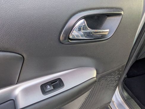 Used 2015 Dodge Journey American Value Package w/ Flexible Seating Group image 23