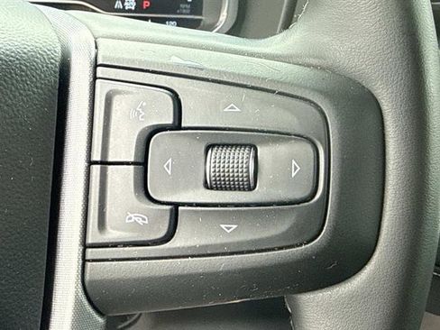 Used 2023 GMC Yukon XL SLT AWD/4WD image 27