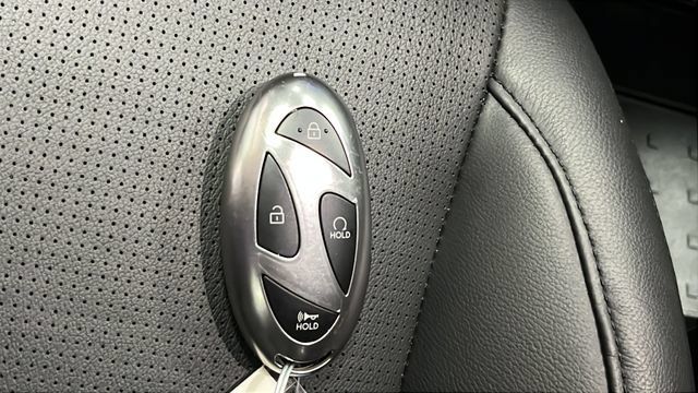 Used 2025 Hyundai Santa Fe Limited AWD/4WD image 21