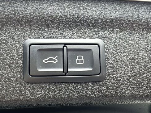 Used 2020 Audi Q3 2.0T Premium Plus w/ Premium Plus Package AWD/4WD image 17