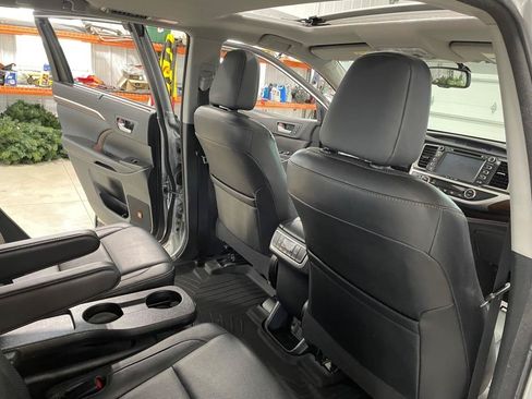 Used 2016 Toyota Highlander Limited AWD/4WD image 22