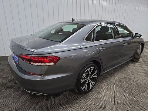 Used 2020 Volkswagen Passat 2.0T SEL image 10