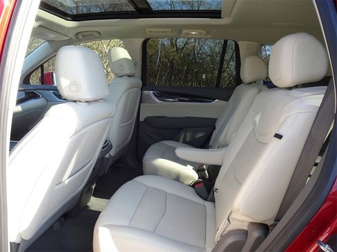 Certified 2024 Cadillac XT6 Premium Luxury image 16