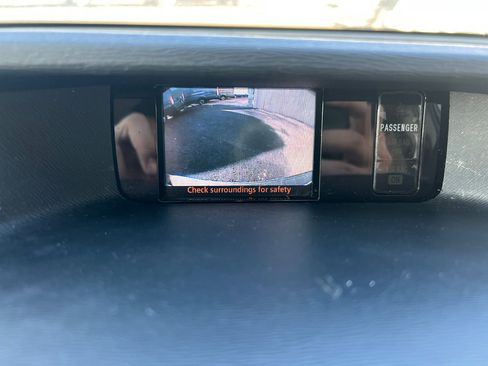 Used 2013 Toyota Sienna LE image 33