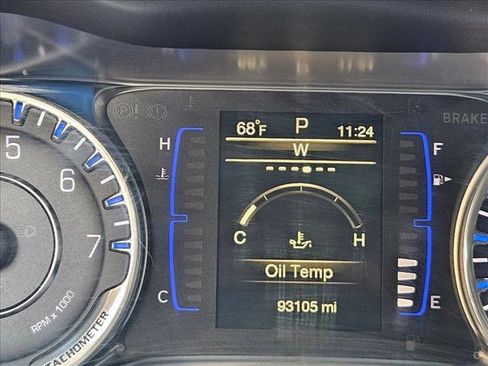 Used 2017 Chrysler 200 Limited Platinum image 14