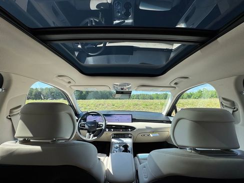 New 2026 Genesis GV70 2.5T Select AWD/4WD image 3