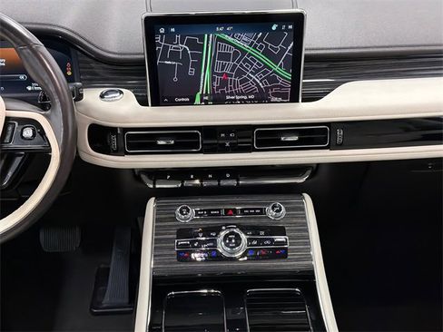 Used 2023 Lincoln Aviator Black Label w/ Jet Package image 22