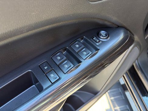 Used 2015 GMC Canyon SLT AWD/4WD image 10
