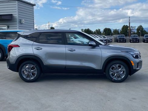 New 2026 Kia Seltos LX image 2
