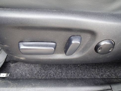 Used 2014 Toyota RAV4 Limited AWD/4WD image 16