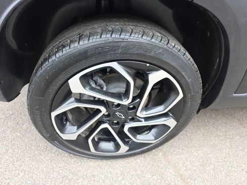 Used 2024 Chevrolet Trax RS FWD image 15