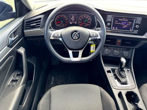 Used 2019 Volkswagen Jetta SE image 19