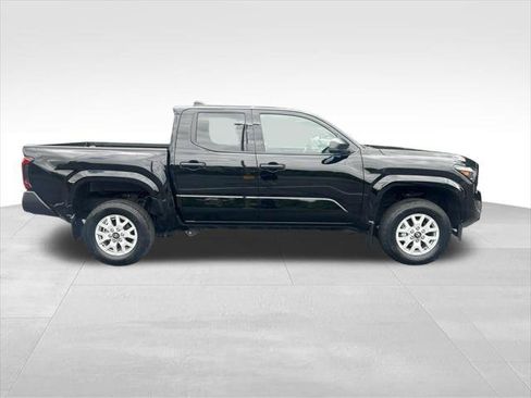 Certified 2024 Toyota Tacoma SR w/ SR Upgrade Package AWD/4WD image 6