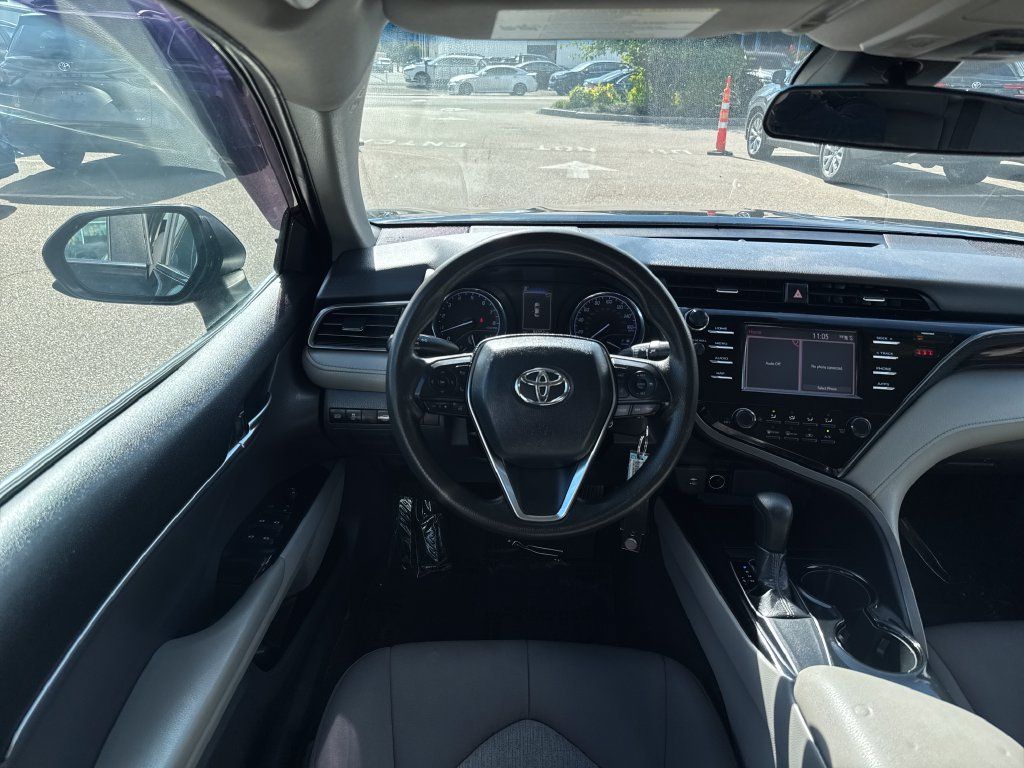 Used 2019 Toyota Camry LE FWD image 11