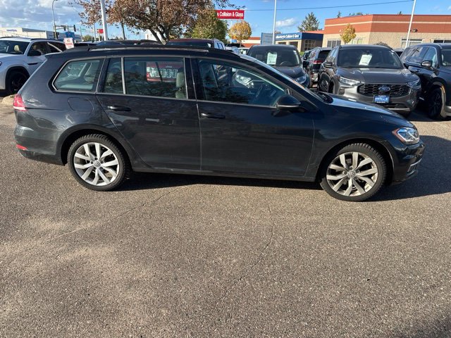 Used 2019 Volkswagen Golf SE FWD image 2