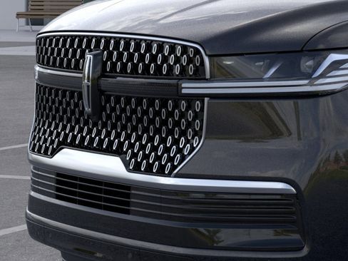 New 2026 Lincoln Navigator Reserve image 17