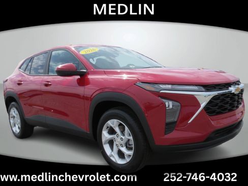 New 2026 Chevrolet Trax LS FWD image 2