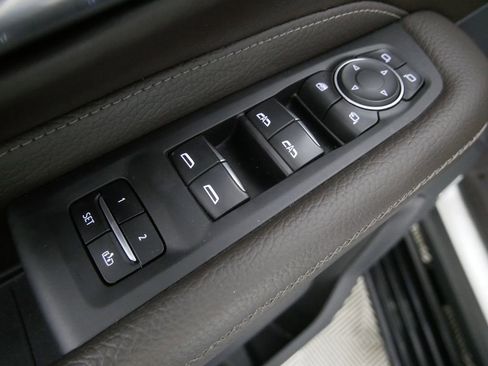 Used 2023 GMC Yukon XL Denali image 14