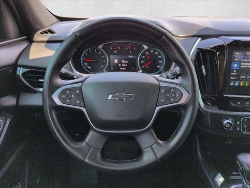 Used 2024 Chevrolet Traverse RS FWD image 15
