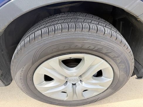 Used 2014 Toyota RAV4 LE AWD/4WD image 7