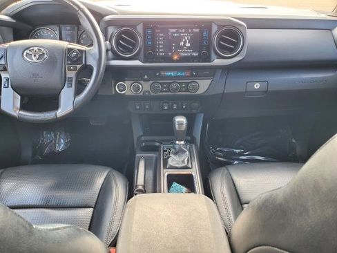 Used 2019 Toyota Tacoma TRD Sport image 15