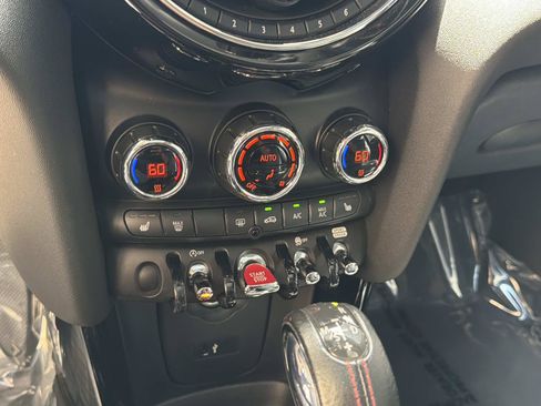 Used 2019 MINI Cooper S w/ Signature Upholstery Package FWD image 18