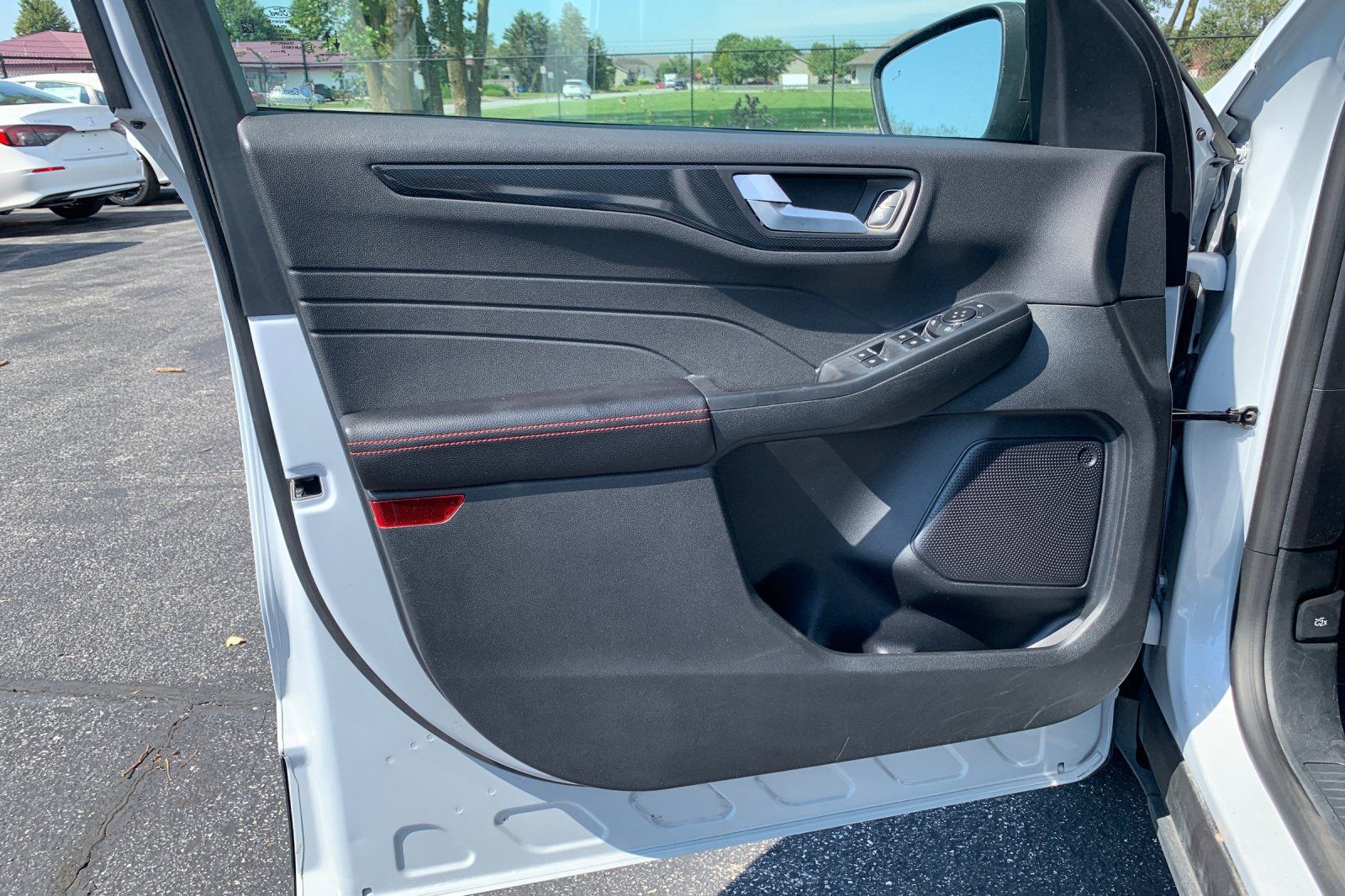 Used 2025 Ford Escape ST-Line FWD image 13